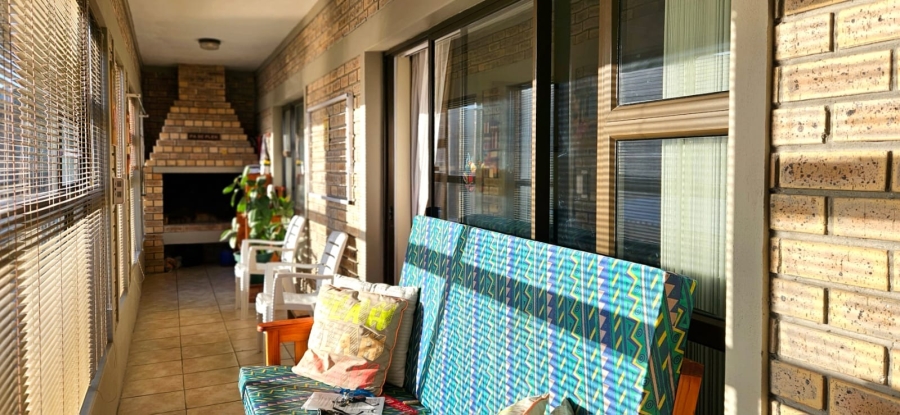 2 Bedroom Property for Sale in De Kelders Western Cape